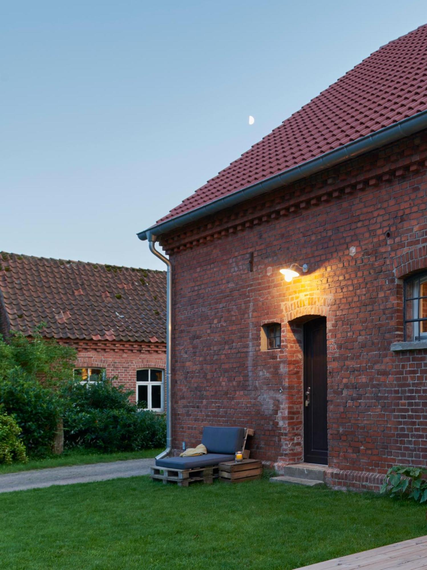 Re~Barn - Modern Country Stay Essel Phòng bức ảnh
